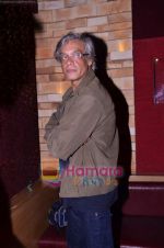 Sudhir Mishra at Turning 30 bash in Red Ant Cafe, Mumbai on 12th Jan 2011 (2).JPG
